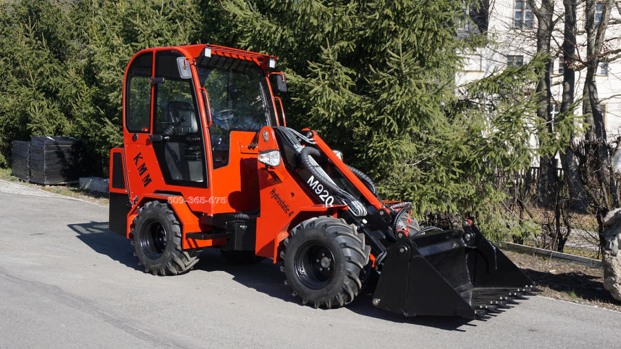 KMM nakladače, traktory, vysokozdvižné vozíky v Poľsku 03